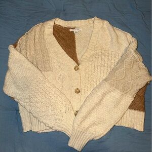 American Eagle Outfitters Cream and Tan Knit Sweater